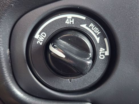 Used 2023 Nissan Frontier PRO-4X w/ Pro-4X Premium Package image 22