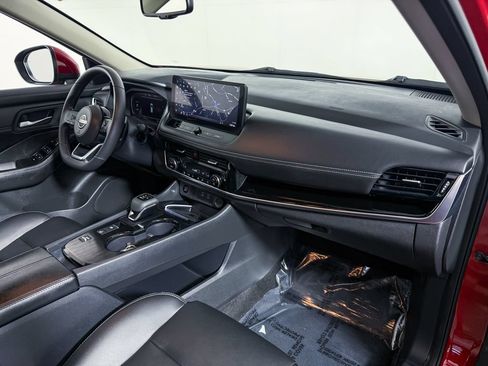 Certified 2024 Nissan Rogue SL FWD image 14