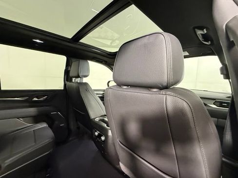 Used 2024 GMC Yukon Denali RWD image 32