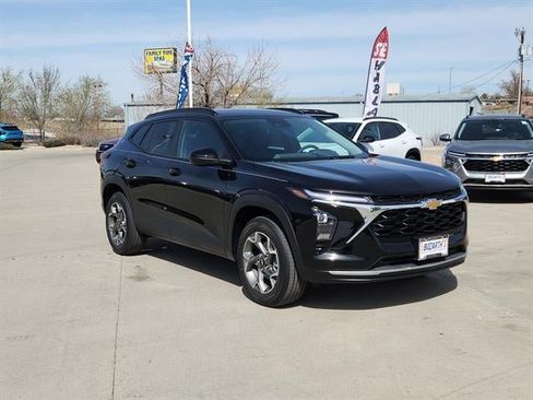 New 2026 Chevrolet Trax LT w/ Driver Confidence Package FWD image 1