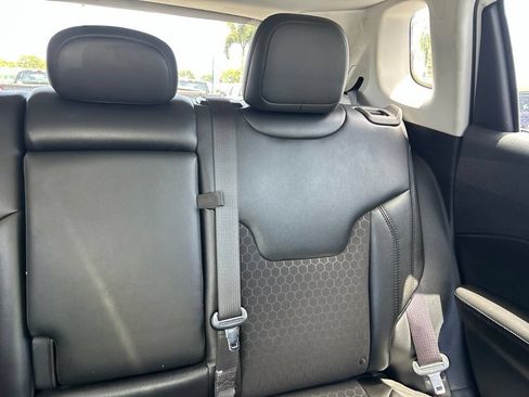 Used 2020 Jeep Compass Latitude FWD image 14