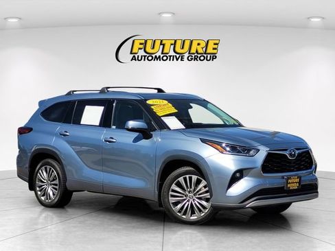 Used 2021 Toyota Highlander Platinum AWD/4WD image 1