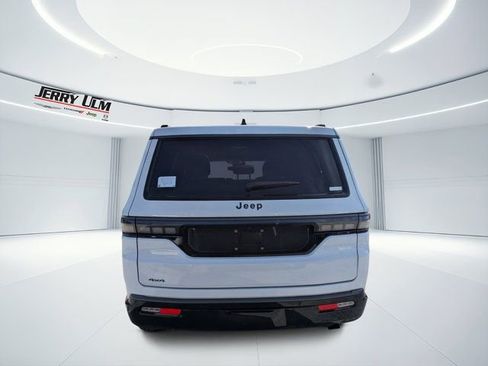 New 2026 Jeep Grand Wagoneer Limited AWD/4WD image 4