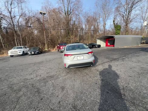 Used 2025 Toyota Corolla LE image 16