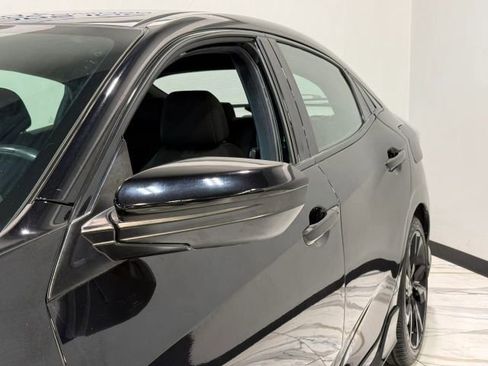 Used 2018 Honda Civic Sport image 8