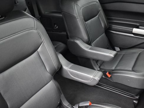 Used 2022 Ford Explorer Limited image 35