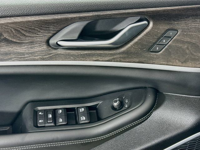 Used 2026 Jeep Grand Cherokee Limited AWD/4WD image 18