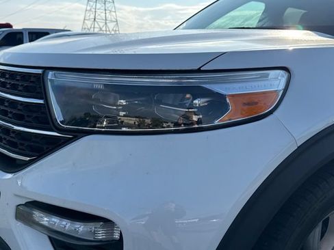 Used 2021 Ford Explorer XLT w/ Equipment Group 202A AWD/4WD image 16