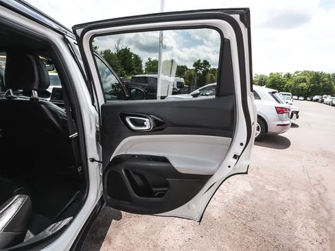 Used 2025 Jeep Compass Limited AWD/4WD image 13
