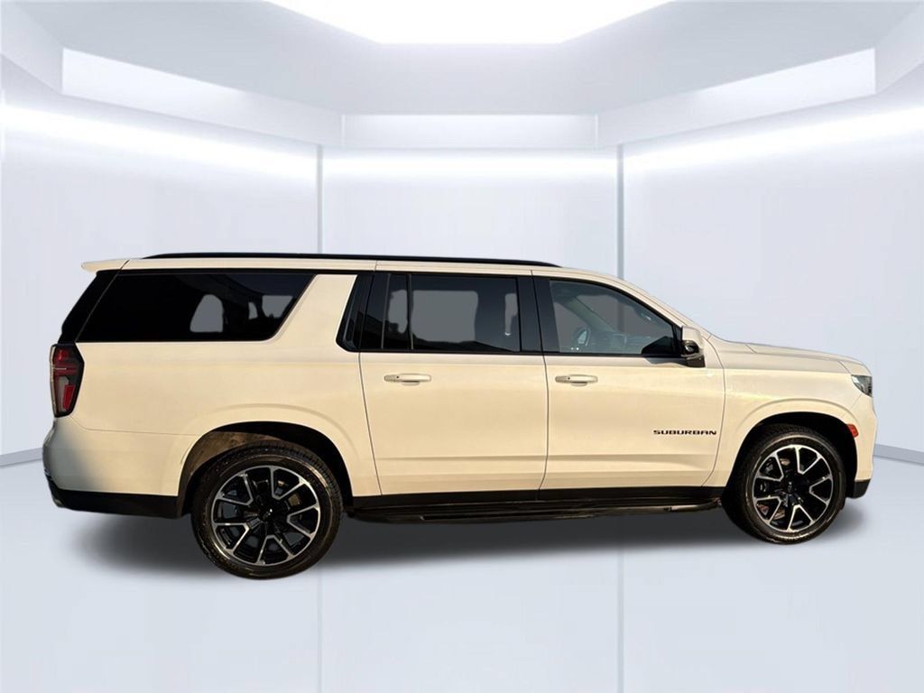 Used 2022 Chevrolet Suburban RST w/ Sport Performance Package AWD/4WD image 8