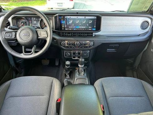 Certified 2025 Jeep Gladiator Sport AWD/4WD image 11