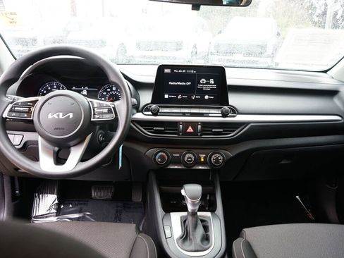 Used 2023 Kia Forte LX image 15