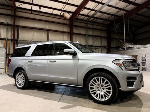 Used 2024 Ford Expedition Max Limited image 3