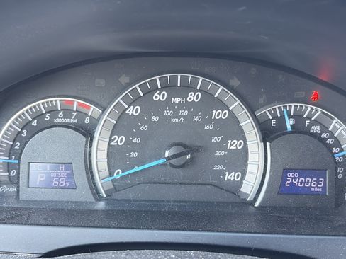Used 2014 Toyota Camry SE FWD image 21
