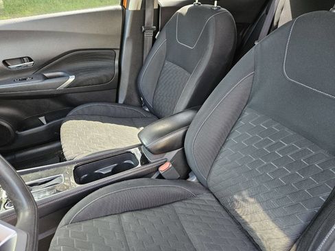 Used 2022 Nissan Kicks SV image 11