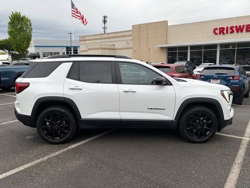 Used 2026 GMC Terrain Elevation w/ Elevation Premium Package AWD/4WD image 9