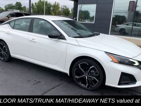 New 2025 Nissan Altima 2.5 SR image 3