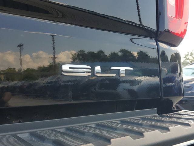Used 2019 GMC Sierra 1500 SLT w/ SLT Premium Plus Package AWD/4WD image 9