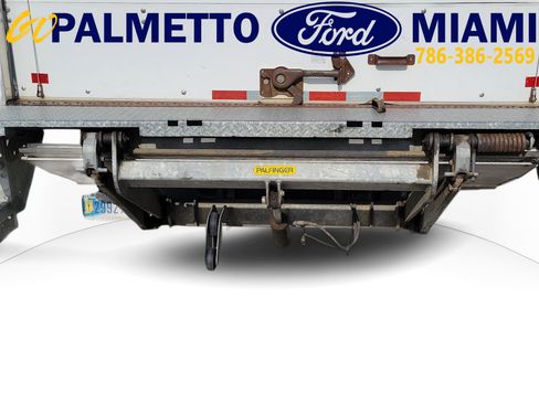 Used 2020 Isuzu NPR RWD image 7