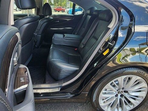 Used 2013 Lexus LS 460 w/ Comfort Pkg RWD image 23
