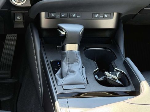 Used 2025 Lexus ES 350 w/ Premium Package FWD image 19