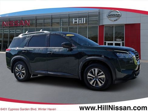 Certified 2022 Nissan Pathfinder SL FWD image 1