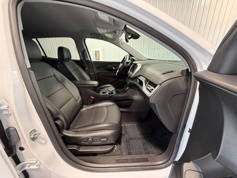 Used 2024 GMC Terrain SLT image 27