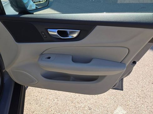 Used 2024 Volvo V60 B5 Cross Country Plus image 6