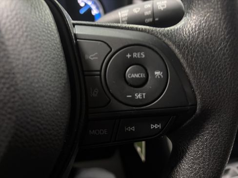 Used 2025 Toyota RAV4 LE AWD/4WD image 15