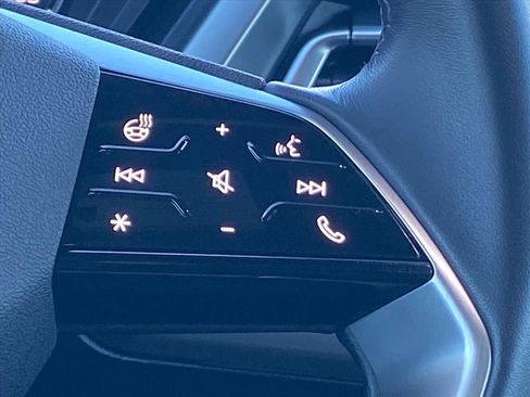 Used 2023 Audi Q4 e-tron Premium Plus w/ Premium Plus image 8