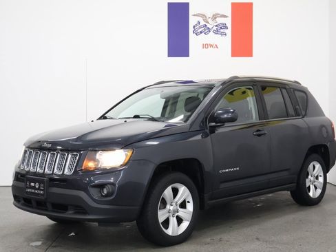 Used 2014 Jeep Compass Latitude w/ Sun/Sound Group image 8