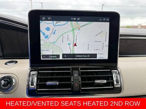 Used 2021 Lincoln Navigator Reserve w/ Luxury Package AWD/4WD image 28