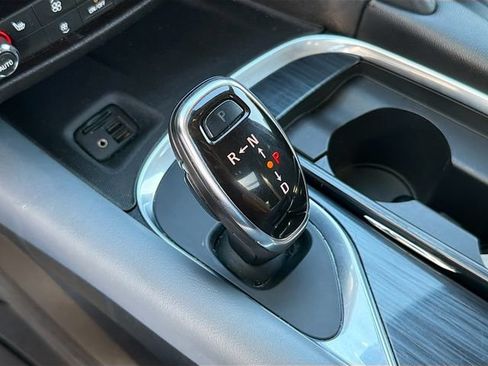 Used 2020 Buick Enclave Essence w/ Sport Touring Edition AWD/4WD image 18