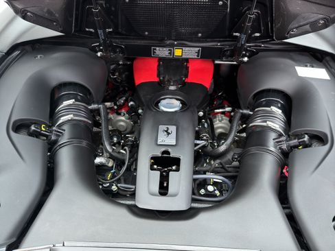 Used 2021 Ferrari F8 Tributo RWD image 28