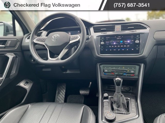 Used 2022 Volkswagen Tiguan SE w/ Panoramic Sunroof Package AWD/4WD image 33