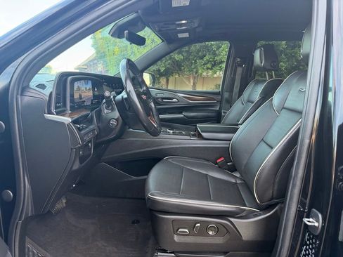 Used 2023 Cadillac Escalade Premium Luxury image 21