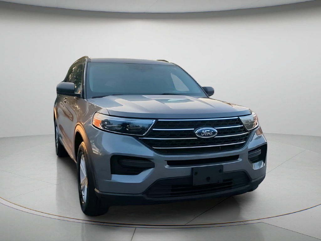 Used 2023 Ford Explorer XLT AWD/4WD image 4