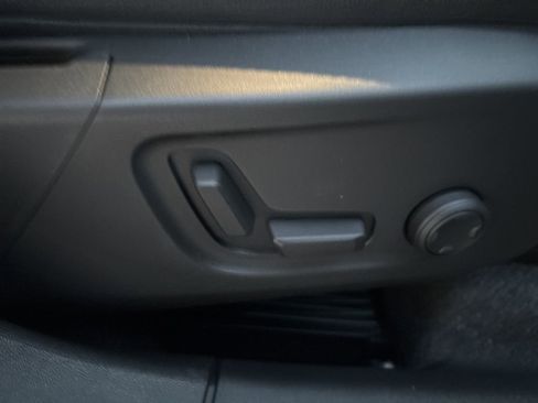 New 2026 Volvo XC40 B5 Plus w/ Protection Package Premier AWD/4WD image 41