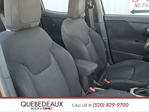 Used 2016 Jeep Renegade Sport w/ Power & Air Group FWD image 27
