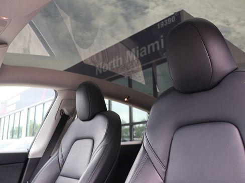 Used 2023 Tesla Model Y Performance AWD/4WD image 22