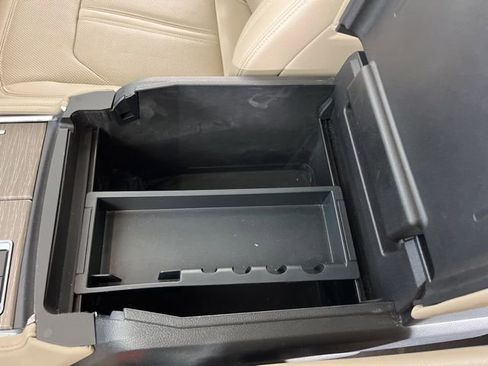 Used 2023 Ford Expedition Limited image 32