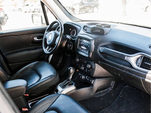 Used 2018 Jeep Renegade Limited w/ Safety & Security Group AWD/4WD image 28