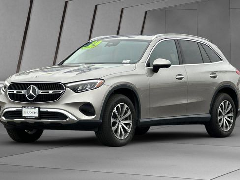 Used 2024 Mercedes-Benz GLC 300 w/ Winter Package image 8