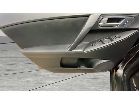 Used 2010 MAZDA MAZDA3 i Touring image 10