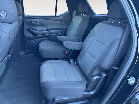 Used 2023 Chevrolet Traverse LT image 13