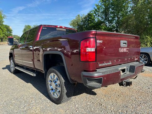 Used 2016 GMC Sierra 2500 SLT w/ All-Terrain HD Package AWD/4WD image 13