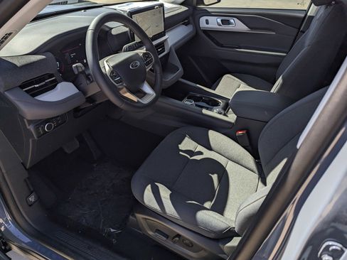New 2026 Ford Explorer Active RWD image 10