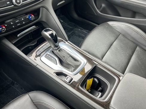 Used 2019 Buick Regal Essence w/ Driver Confidence Package I image 25