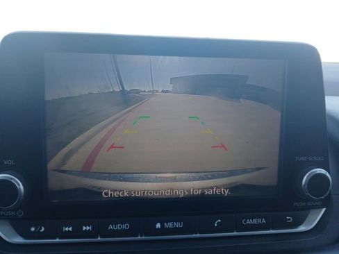 Used 2022 Nissan Rogue SV image 30