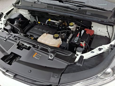 Used 2021 Chevrolet Trax LT w/ Redline Edition image 27